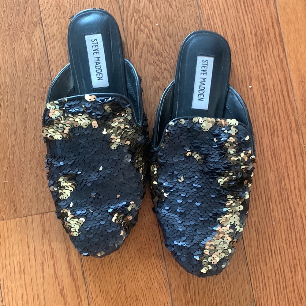 Steve Madden black and gold sequin mule